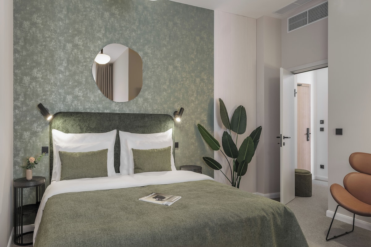 Family Apartment | Hypo-allergenic bedding available, in-room safe, soundproofing