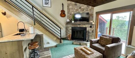 Smart TV, fireplace, DVD player, ping pong
