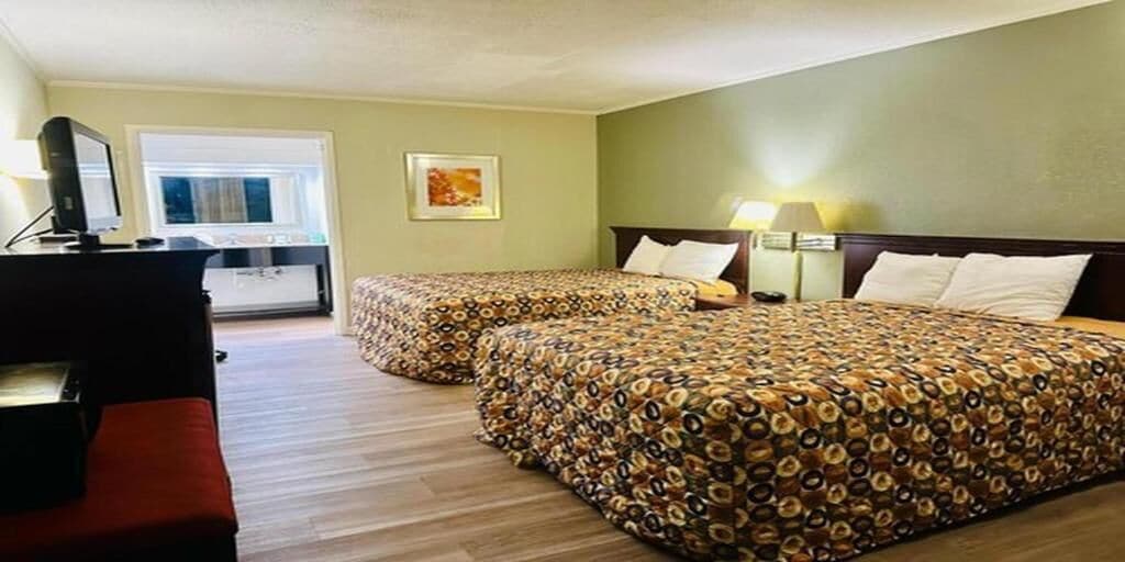 Skrivebord for bærbar PC, wi-fi (inkludert) og sengetøy