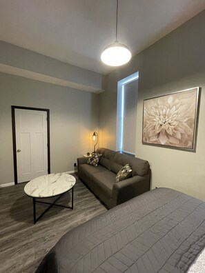 1 chambre, fer et planche Ă repasser, Wi-Fi gratuit, draps fournis