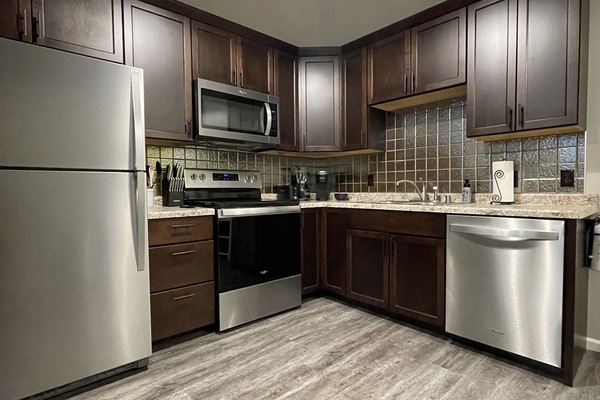 Frigorifero, microonde, forno, piano cottura