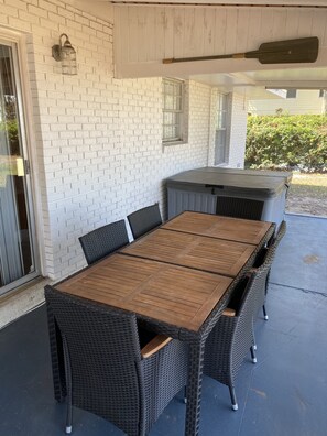 Outdoor dining