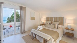 4 bedrooms, travel cot, WiFi