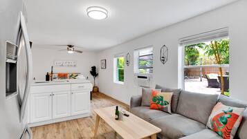 Smart TV, music library, video library, stereo