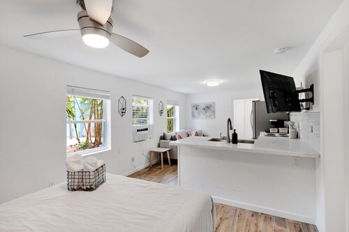 Modern, Quiet & Private Condo w/ Fenced Yard