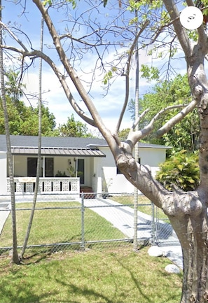 Exterior - A great stay at Casa Buena Vista in the Design District! Gorgeous room to rent.  (Miami)
