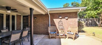 Spacious Retreat in the Heart of Lubbock! Excellent neighborhood !