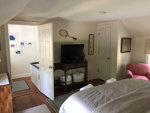 3 habitaciones, escritorio, wifi gratis y ropa de cama 