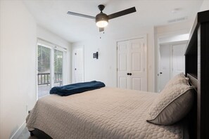 6 bedrooms, WiFi, bed sheets