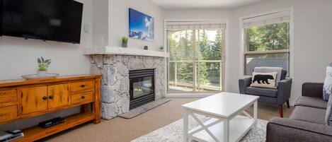 Télévision, cheminée