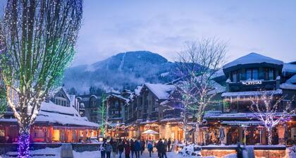 3BR | Whistler Creek Ridge | Ski-in/out | Private Hot Tub | Wood Fire | Heated Flooring