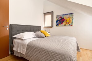 3 bedrooms, individually decorated, individually furnished, desk - Sun Spalato Giardino (Split)