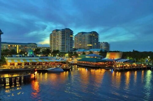 Waterfront Condo w/ Pool, Spa, Sauna Steps 2 Beach