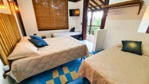 Quarto família | Individualmente decorados, ferros/tábuas de passar roupa