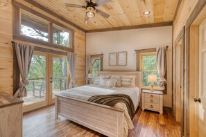 3 chambres, fer et planche à repasser, Wi-Fi gratuit, draps fournis