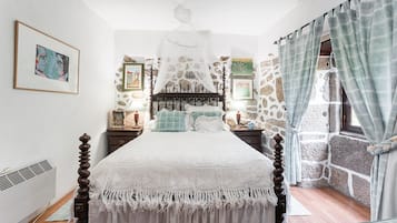 1 habitación, acceso a internet y ropa de cama