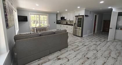 Bayfront house on 150 acre nature preserve and private road!
