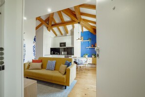 1 bedroom, iron/ironing board, WiFi - Downtown Prime With Terrace by Vacationy (Porto)