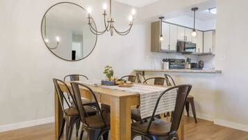 Condo, Multiple Beds, Balcony, Golf View (Bunker Ridge Respite) | Dining