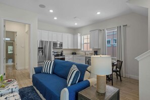 House, Multiple Beds, Hot Tub, Garden View (Get Happy) | Living area