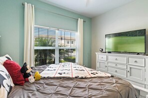 House, Multiple Beds, Pool Access, Pool View (Hollywood Retreat) | 5 bedrooms, individually decorated, individually furnished, desk