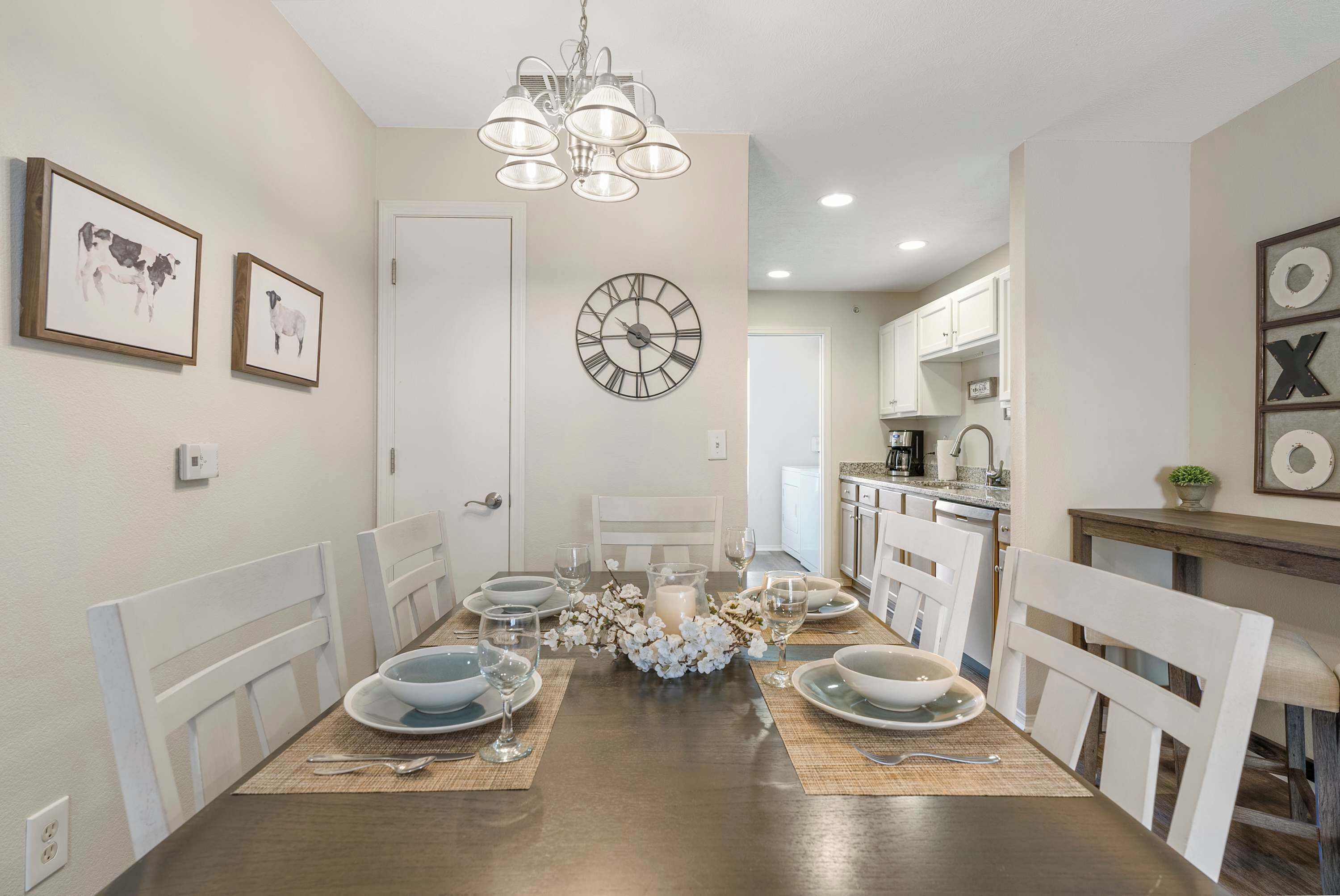 Condo, nhiều giường, sân hiên (Hillside Cottage in The Vineyards ) | Khu ăn uống