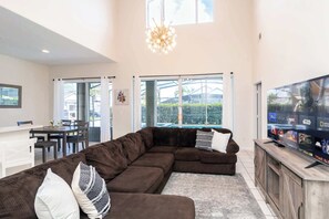 House, Multiple Beds, Pool Access, Garden View (Palm Spring Oasis) | Living area