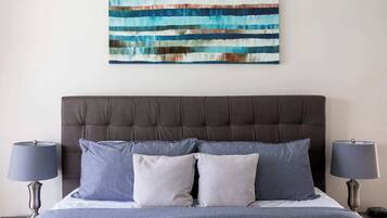 House, Multiple Beds, Pool Access, Garden View (Palm Spring Oasis) | 7 bedrooms, individually decorated, individually furnished, desk