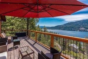 House, Multiple Beds, Hot Tub | Balcony