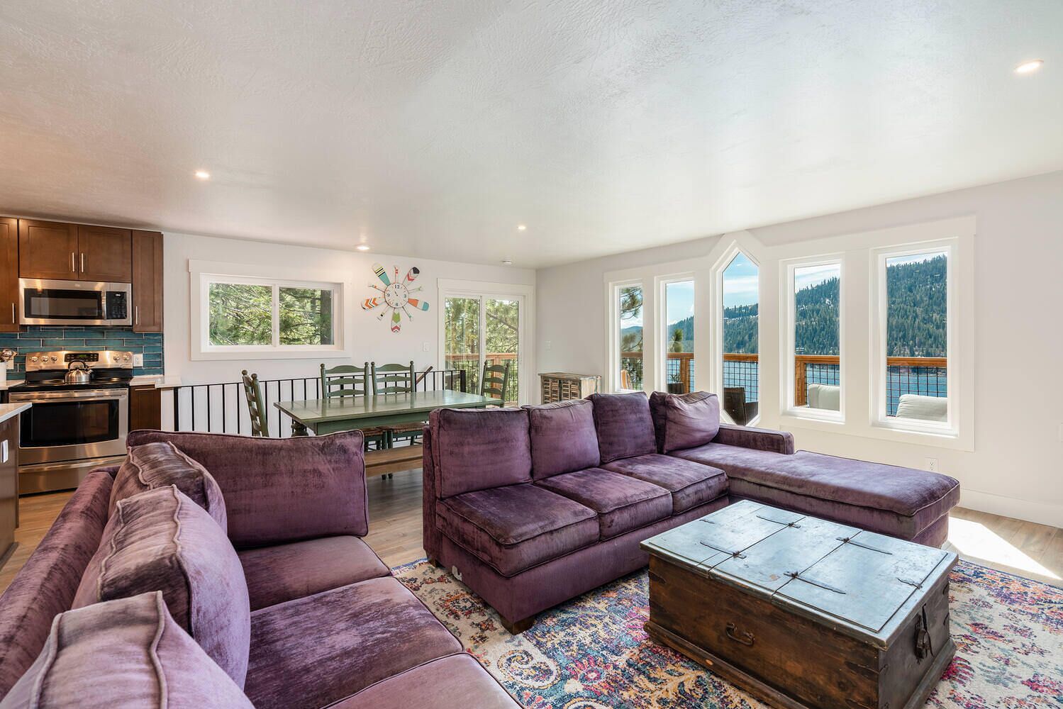 House, Multiple Beds, Hot Tub | Living room | TV, fireplace