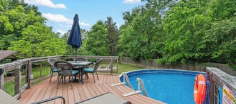 The Cozy Cottage Getaway - Private Pool & Hot Tub