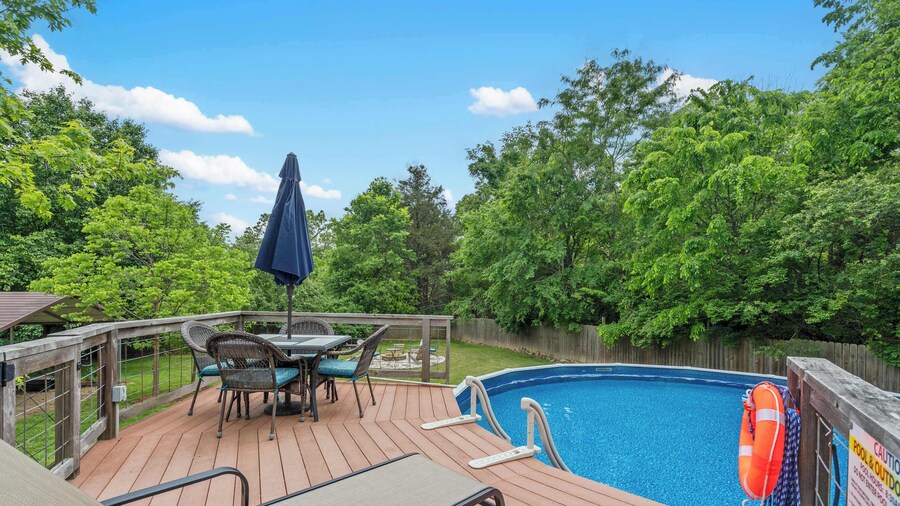 The Cozy Cottage Getaway - Private Pool & Hot Tub