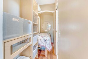 House, 1 Queen Bed | 1 bedroom, free WiFi - Quaint Carmel - Bungalow Close to Beach (Carmel)