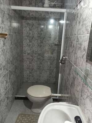 Shower - Búzios - Geribá - Suite 11 - Economic Rent (Armação dos Búzios)