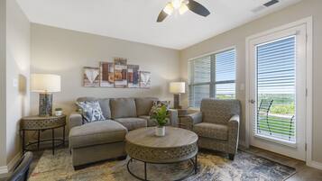 Condo, Multiple Beds, Kitchen, Mountain View (Welcome Home Branson) | Living room | 42-inch flat-screen TV with digital channels