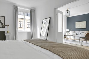 1 bedroom, iron/ironing board, WiFi, bed sheets - Historic Innere Stadt 1BR w/ Elevator near Stadtpark, by Blueground (Vienna)