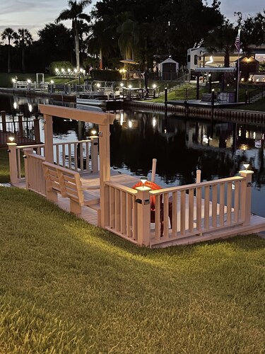 WATERFRONT RV Campsite at River Ranch! Full Hookup 430