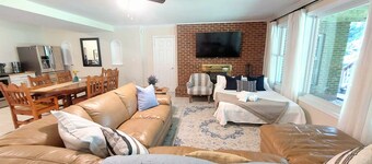 Urban Oasis I Large 2bd/1ba I Surrounded by Nature I 30 mins to DC