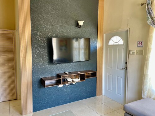 King Bed In Cozy Portmore Gated Community