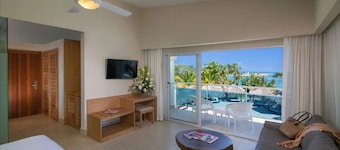 All-Inclusive Lifestyle Resort Junior Suite!  Private balcony with great views!!