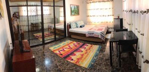 2 室のベッドルーム、WiFi