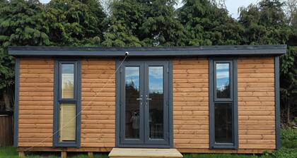 RentMySpaHome with Swimming Pool, Hottub and Sauna