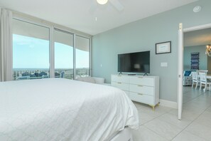 Iron/ironing board, WiFi, bed sheets - Three Bedroom Condo with Gorgeous Beach Views! Complimentary Boat Slip! (Orange Beach)