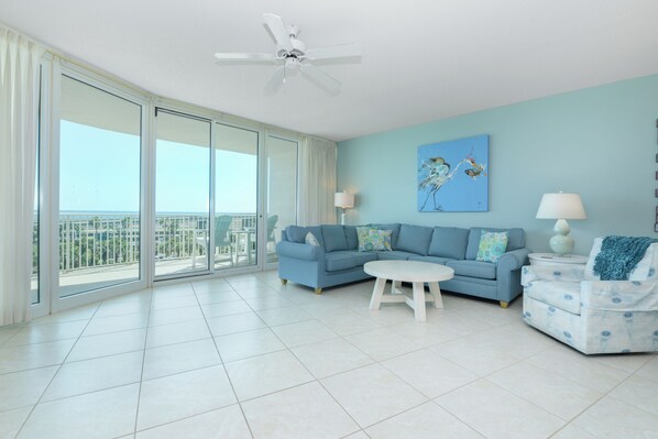 Smart TV, DVD player, ping pong, books - Three Bedroom Condo with Gorgeous Beach Views! Complimentary Boat Slip! (Orange Beach)