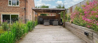 Stag/Hen Party House w HotTub, Sauna & Pool Table