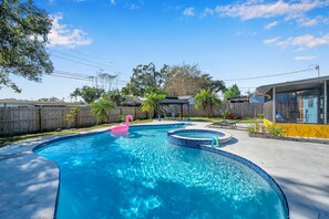 Pool - Lovely Private Heated Pool Home (Clearwater)