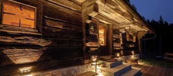 Chalet 'Bergspektive - Haus Alpenspa' with Mountain View and Wine barrel bath