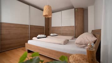 1 bedroom, free WiFi, bed sheets