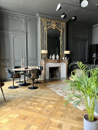 Splendid 2-room apartment 65 m2 17th century town house