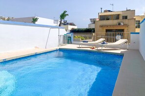 Pool - Sunny pool and terrace - Merill nb6, Mellieha, Malta (Mellieha)